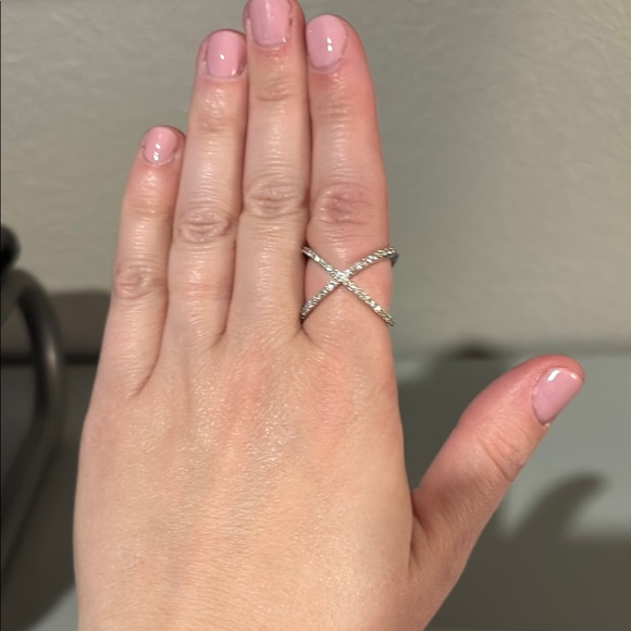 10kt white gold and diamond Criss-Cross Ring